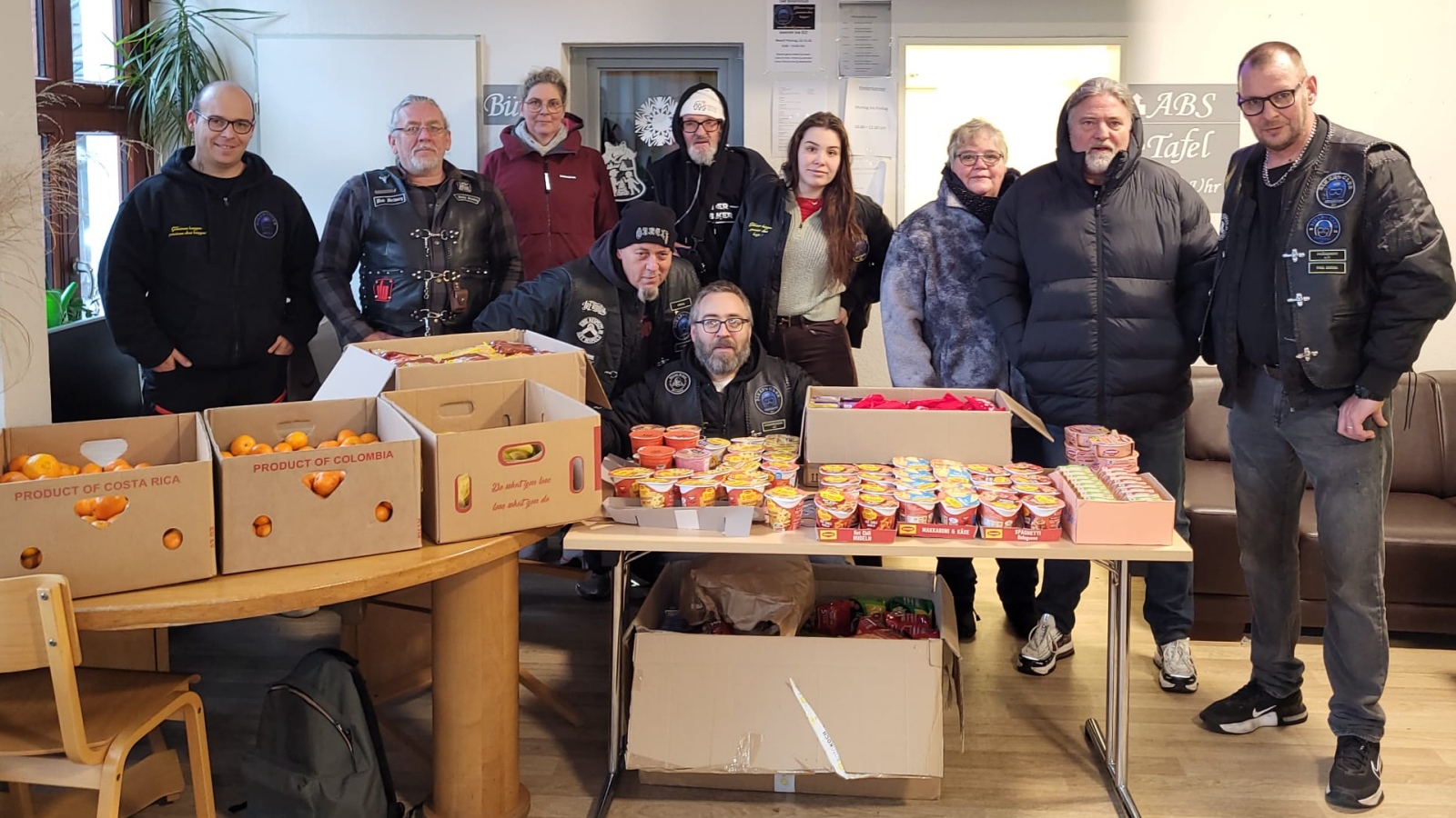 Biker aus dem Kreis Höxter zeigen Herz: Vorweihnachtliche Unterstützung für Obdachlose in Paderborn