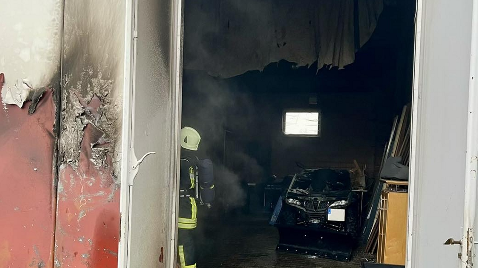 Feuerwehreinsatz in Borgholz – Mülltonnenbrand löst Dachstuhlbrand-Alarm aus