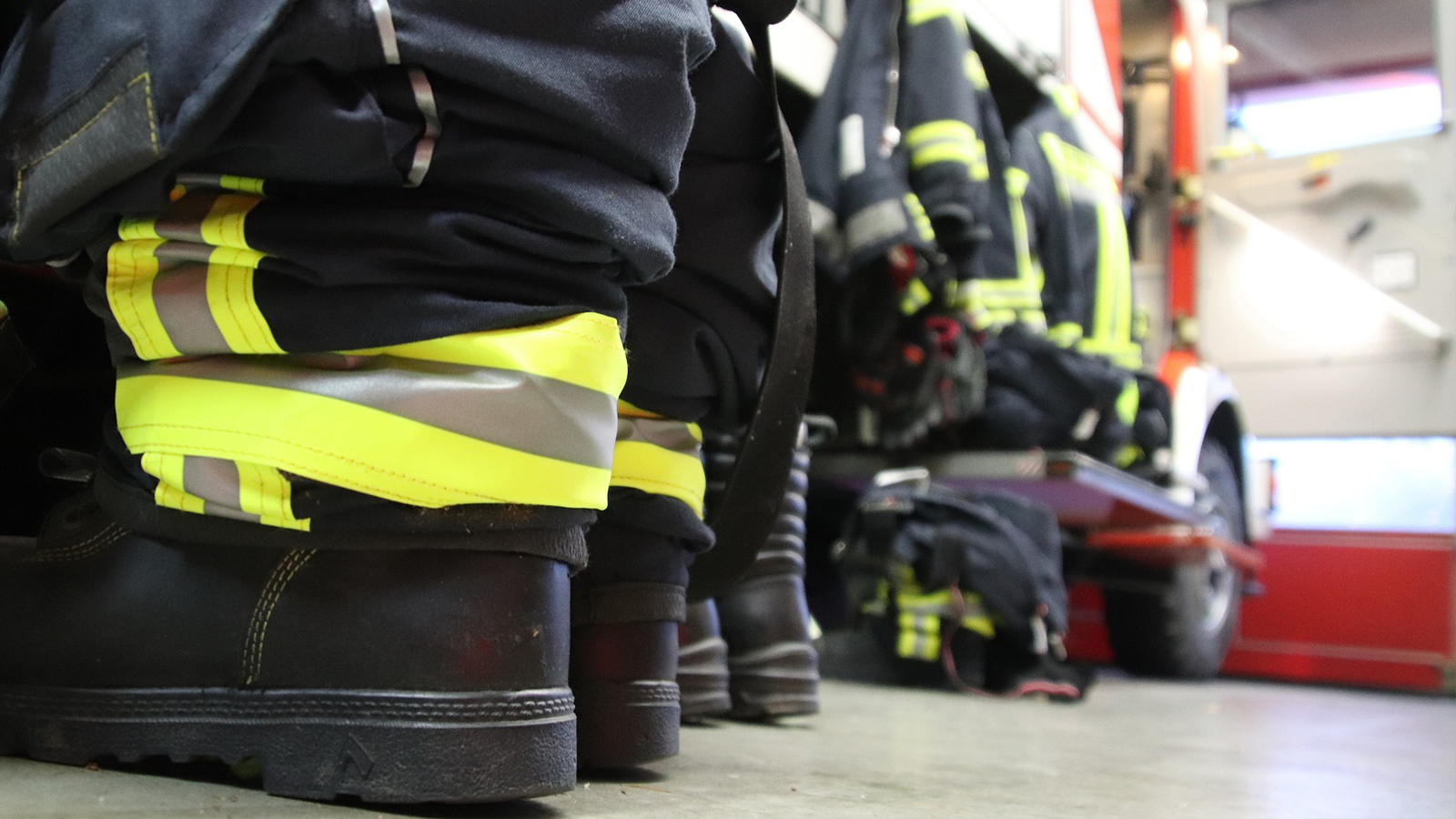 Feuerwehr im Kreis Höxter stärkt Einsatzbereitschaft: 45 Absolventen bestehen Truppenführerlehrgang in Brakel